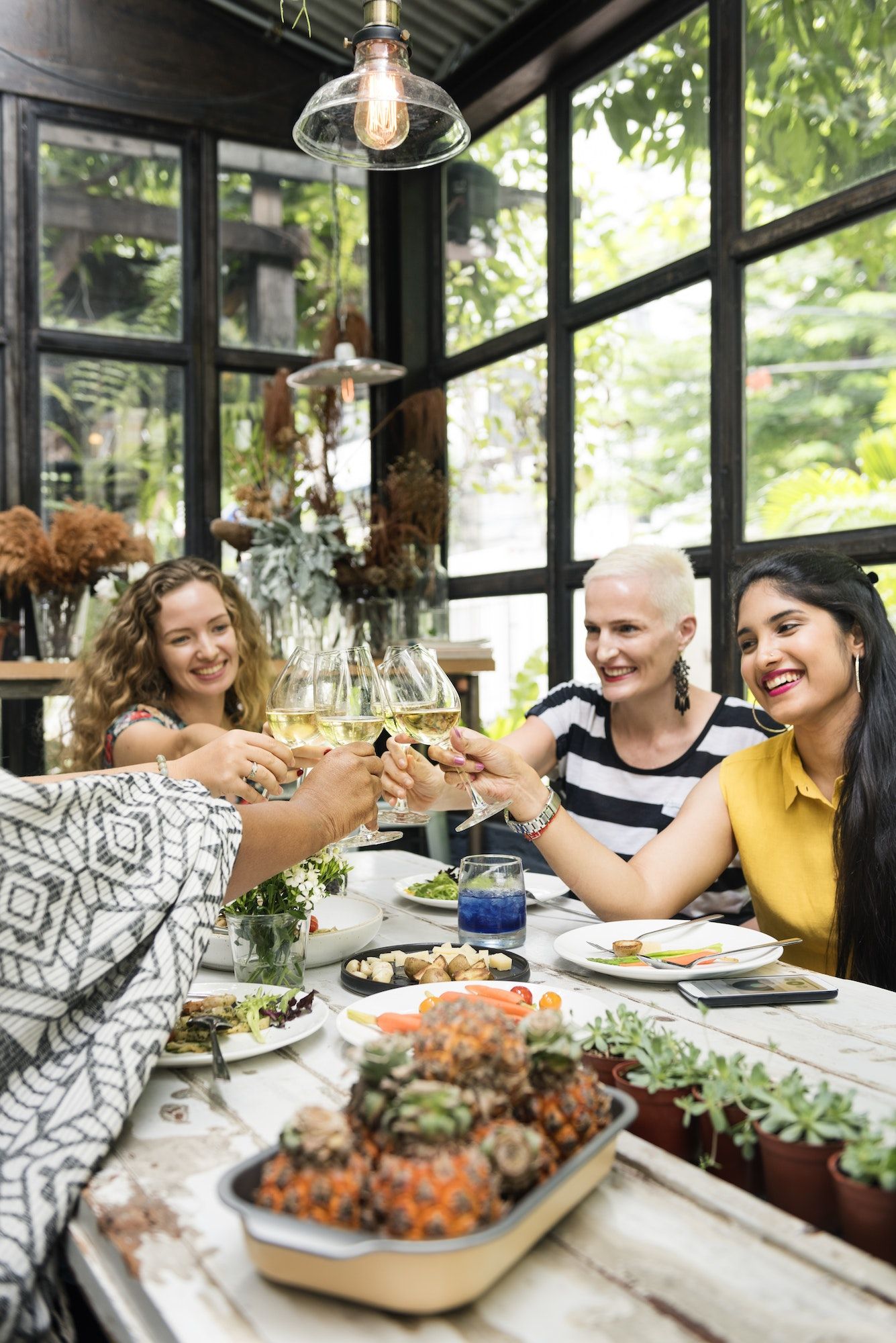 women-communication-dinner-together-concept.jpg